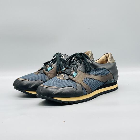 Athletic_Shoes